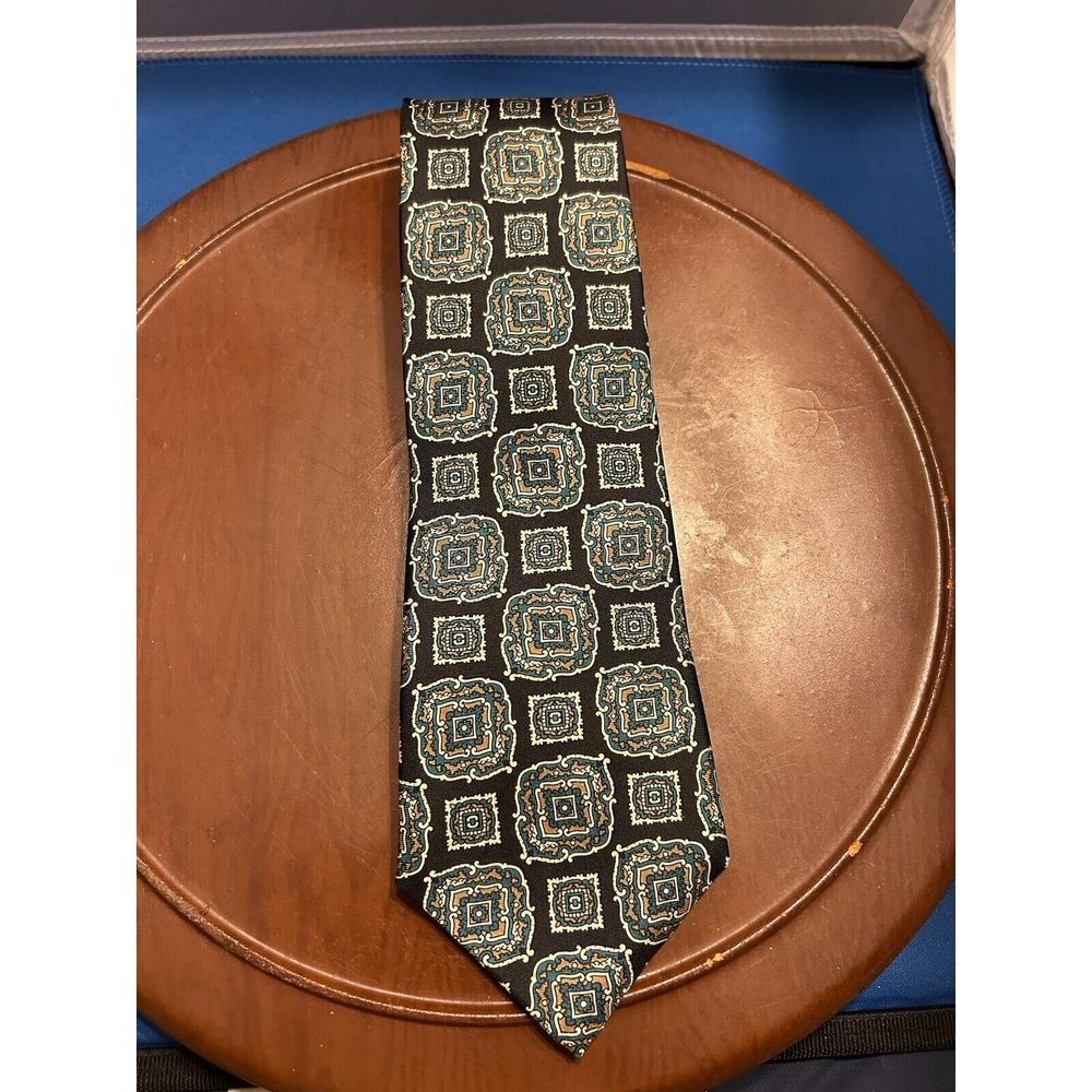 Evan Picone Men's Black 100%‎ Silk Imported Tie Medallion Geometric Necktie